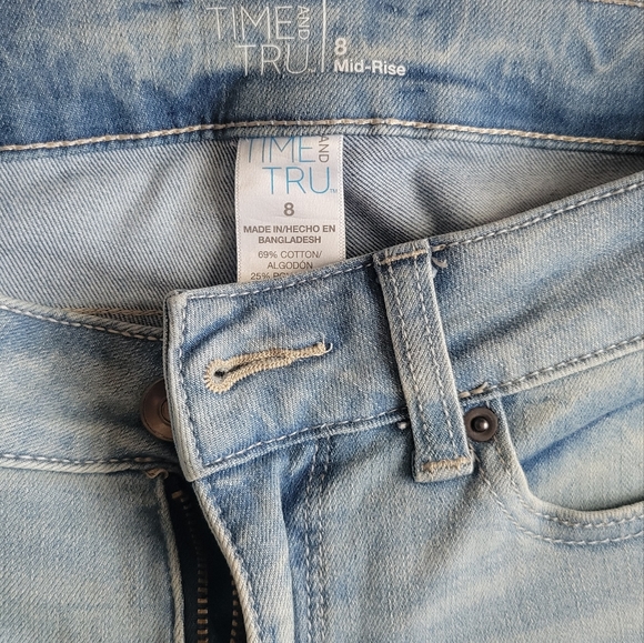 Womens shorts - Picture 3 of 3